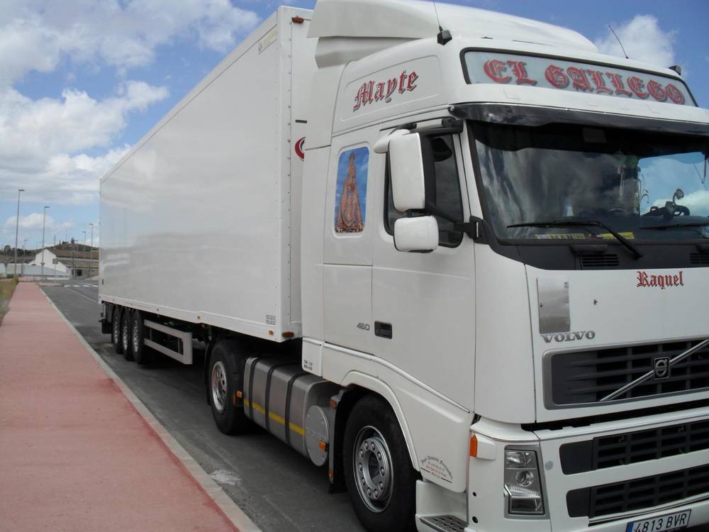 Cabeza tractora El Gallego con semirremolque